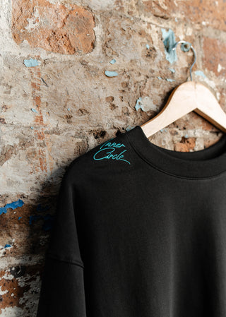 THE CHECK-IN TEE | BLACK / GREEN