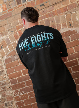 THE CHECK-IN TEE | BLACK / BLUE